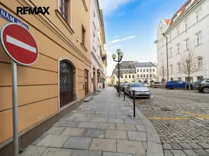 Prodej komerční nemovitosti, Šumperk, nám. Míru, 200 m2