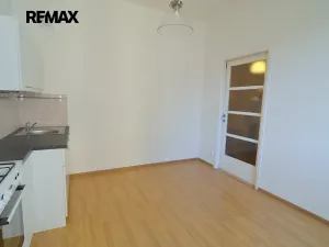 Pronájem bytu 2+1, Praha - Libeň, Pivovarnická, 78 m2