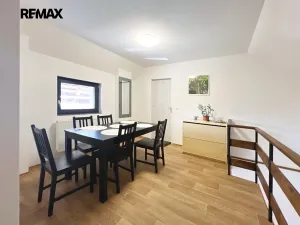 Pronájem atypického bytu, Drahelčice, V Brance, 164 m2