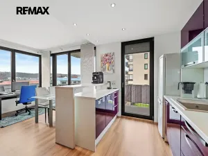 Pronájem bytu 2+kk, Praha - Vysočany, Sousedíkova, 55 m2