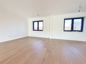 Prodej bytu 4+kk, Praha - Holyně, náměstí Pod lípou, 127 m2