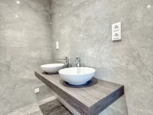 Prodej bytu 4+kk, Praha - Holyně, náměstí Pod lípou, 127 m2