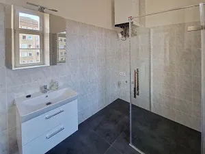 Pronájem bytu 2+kk, Praha - Holešovice, Dělnická, 54 m2