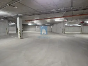 Pronájem garážového stání, Plzeň, Rejskova, 15 m2