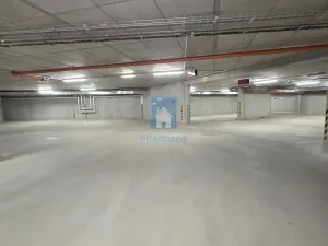 Pronájem garážového stání, Plzeň, Rejskova, 15 m2