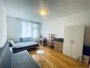 Pronájem bytu 1+kk, Praha - Karlín, Křižíkova, 30 m2