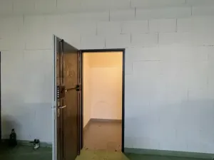 Prodej garážového stání, Praha - Hloubětín, Modrého, 12 m2