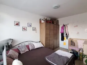 Pronájem bytu 2+kk, Praha - Hostivař, Kozmíkova, 46 m2