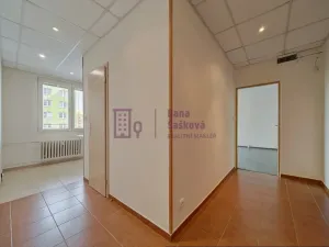 Pronájem bytu 2+1, Jindřichův Hradec - Jindřichův Hradec III, sídliště Vajgar, 59 m2