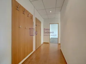 Pronájem bytu 2+1, Jindřichův Hradec - Jindřichův Hradec III, sídliště Vajgar, 59 m2