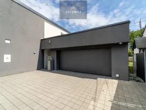 Prodej rodinného domu, Žabeň, 410 m2