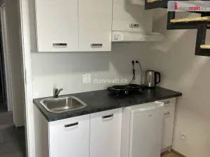 Pronájem atypického bytu, Praha - Běchovice, Podnikatelská, 14 m2