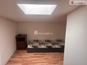Pronájem atypického bytu, Praha - Běchovice, Podnikatelská, 14 m2