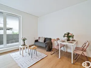 Prodej bytu 2+kk, Praha - Hrdlořezy, Mezilehlá, 65 m2