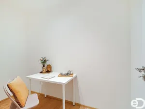 Prodej bytu 2+kk, Praha - Hrdlořezy, Mezilehlá, 65 m2