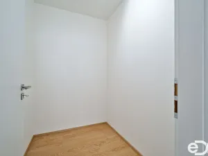 Prodej bytu 2+kk, Praha - Hrdlořezy, Mezilehlá, 65 m2