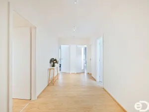 Prodej bytu 2+kk, Praha - Hrdlořezy, Mezilehlá, 65 m2