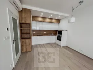 Pronájem bytu 3+kk, Praha - Střešovice, Cukrovarnická, 88 m2