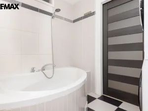 Prodej bytu 3+1, Hradec Králové - Pražské Předměstí, Baarova, 77 m2