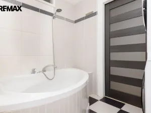Prodej bytu 3+1, Hradec Králové - Pražské Předměstí, Baarova, 77 m2