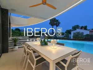 Prodej rodinného domu, Moraira, Španělsko, 350 m2