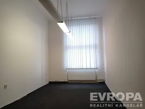 Pronájem skladu, Liberec, Hanychovská, 30 m2