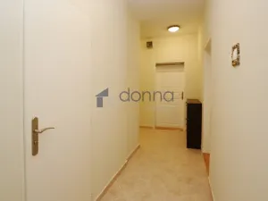 Pronájem bytu 3+1, Praha, Dubečská, 70 m2