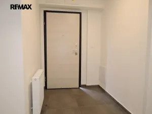 Pronájem bytu 2+kk, Praha - Smíchov, U Malvazinky, 38 m2