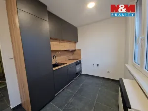 Pronájem bytu 1+1, Liberec - Liberec VII-Horní Růžodol, Lounská, 27 m2