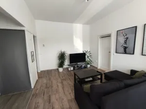 Pronájem bytu 2+kk, Praha, Pod kaštany, 48 m2