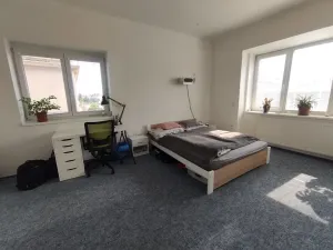 Pronájem bytu 2+kk, Praha, Pod kaštany, 48 m2