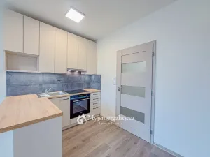 Pronájem bytu 2+kk, Znojmo, Vančurova, 31 m2