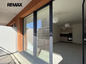 Pronájem bytu 1+kk, Praha - Vysočany, Gerstelova, 35 m2