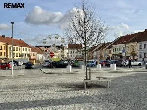 Pronájem obchodního prostoru, Třebíč - Vnitřní Město, Karlovo nám., 325 m2