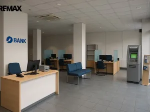 Pronájem obchodního prostoru, Třebíč - Vnitřní Město, Karlovo nám., 325 m2