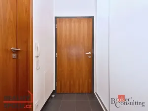 Pronájem bytu 1+kk, Praha - Bohnice, Pekařova, 34 m2