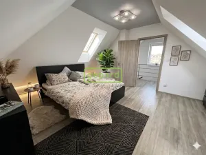 Pronájem bytu 2+kk, Mníšek pod Brdy, Malé náměstí, 88 m2