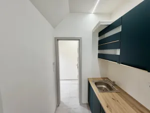 Pronájem bytu 2+kk, Praha - Žižkov, Na Jarově, 35 m2