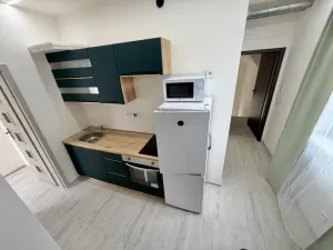 Pronájem bytu 2+kk, Praha - Žižkov, Na Jarově, 35 m2