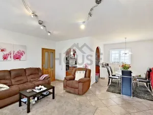 Prodej rodinného domu, Praha - Dolní Počernice, Listopadová, 320 m2