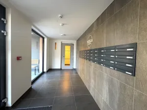 Pronájem bytu 1+kk, Praha - Vysočany, Poděbradská, 30 m2