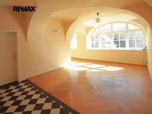 Pronájem bytu 2+1, Kolín, Karlovo náměstí, 111 m2