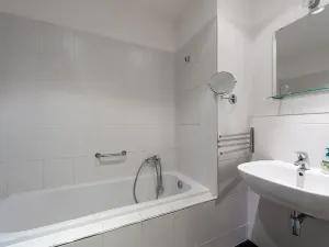 Pronájem bytu 2+kk, Praha - Vinohrady, Korunní, 57 m2