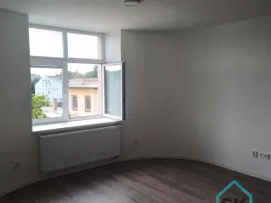 Pronájem bytu 2+kk, Krnov - Pod Bezručovým vrchem, nám. Minoritů, 54 m2