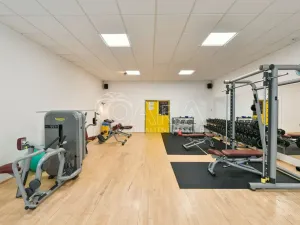 Prodej komerční nemovitosti, Praha - Háje, Květnového vítězství, 1285 m2