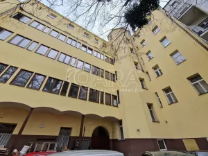 Prodej činžovního domu, Praha - Smíchov, Na bělidle, 2699 m2