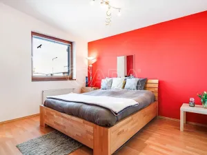 Prodej rodinného domu, Zeleneč, U Lesoparku, 174 m2