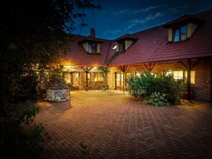 Prodej ubytování, Hlohovec, Na kopci, 1450 m2