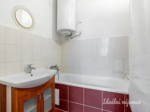 Pronájem bytu 1+kk, Praha - Nusle, 5. května, 36 m2