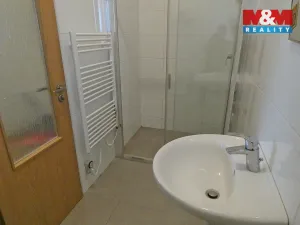 Pronájem bytu 1+kk, Ronov nad Doubravou, Zámecká, 31 m2